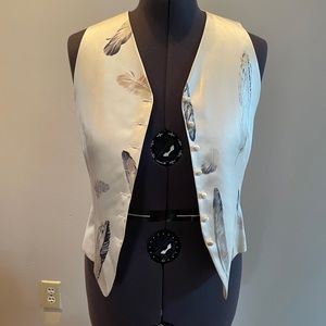 Silk vest with feather pattern